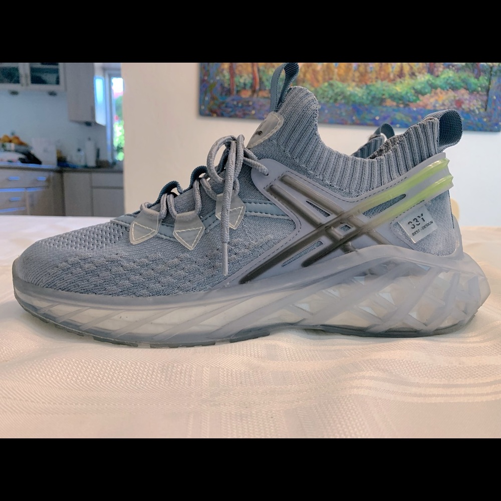 Worn once athletic men’s shoes, worn by a professional luxury fitness trainer.